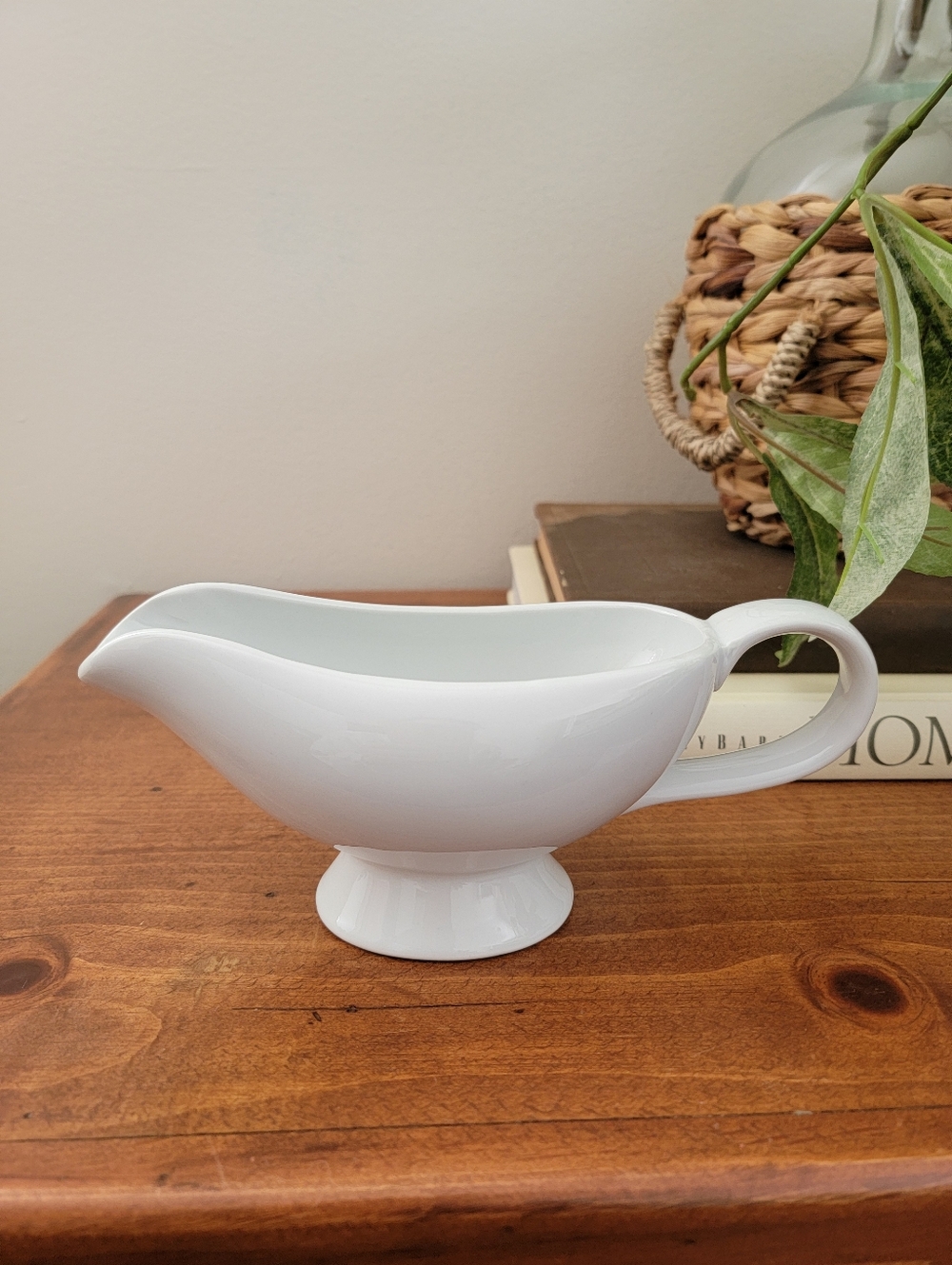 Pottery Barn Gravy Boat Great White Collection Discontinued Piece